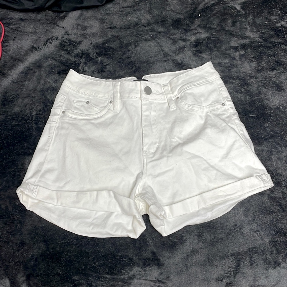 SHEIN WHITE DENIM SHORTS